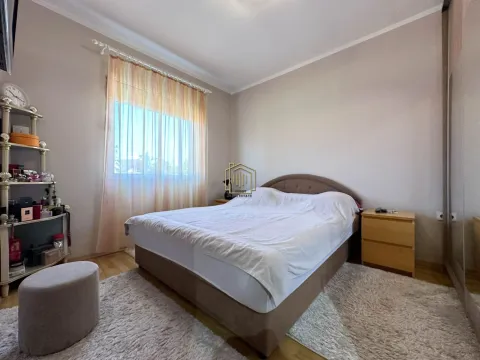 Sale, house, 300m², Zlatica, Podgorica - image 14