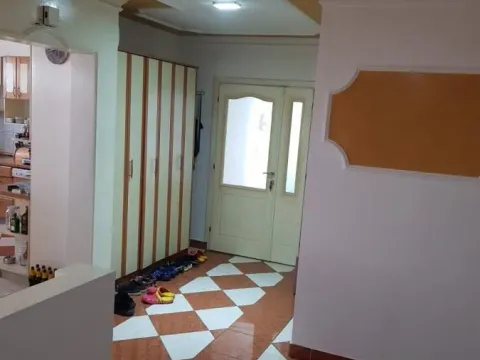 Rent, four bedroom apartment, 160m², Galenika, Beograd - image 10