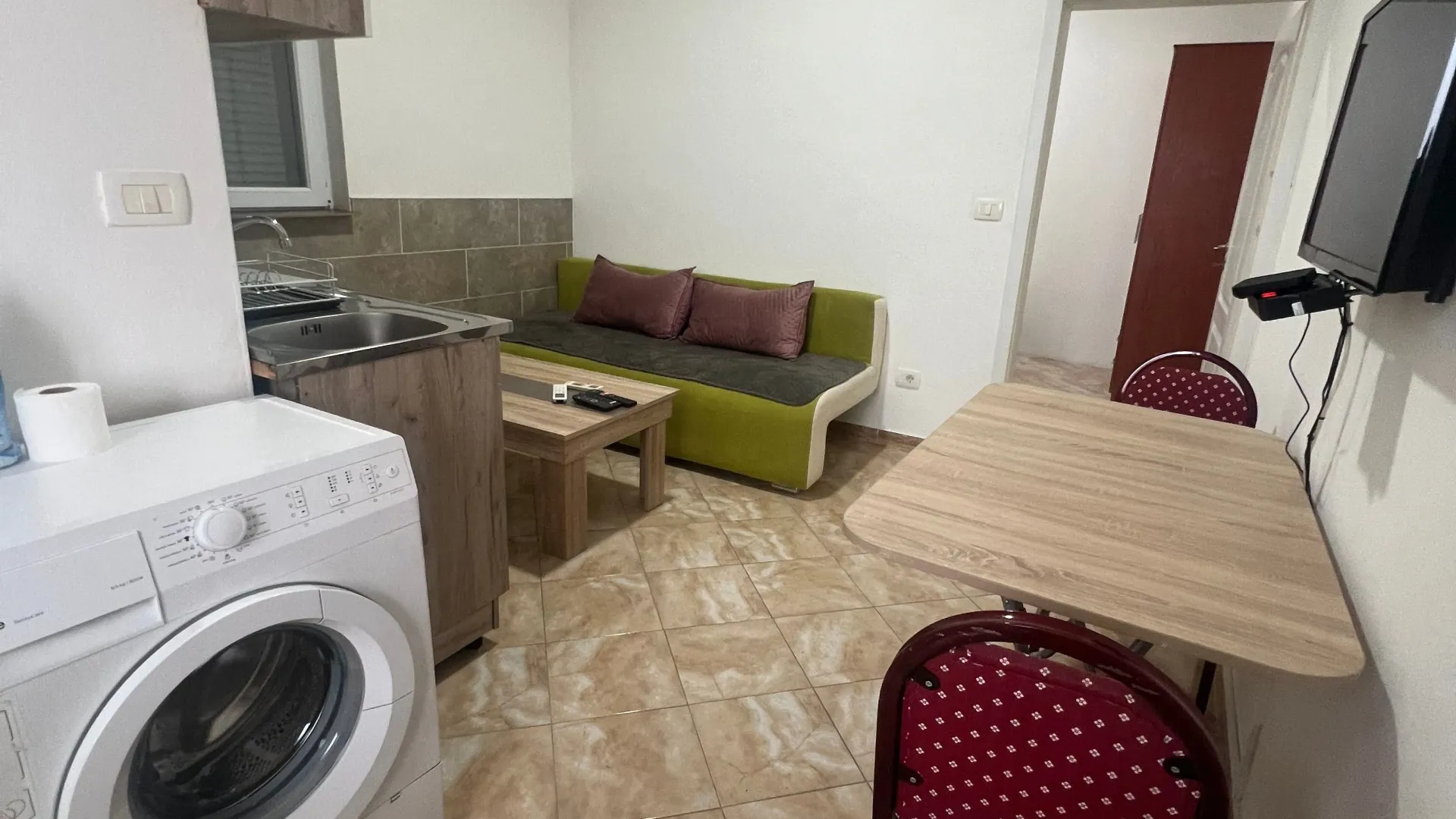 Izdavanje, jednosoban stan, 35m², Bjeliši, Bar