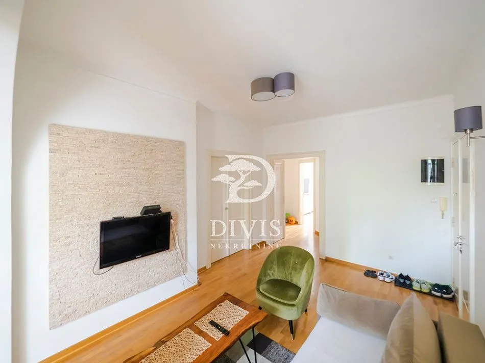 Sale, four bedroom apartment, 123m², Zemun Centar, Zemun Sve Podlokacije