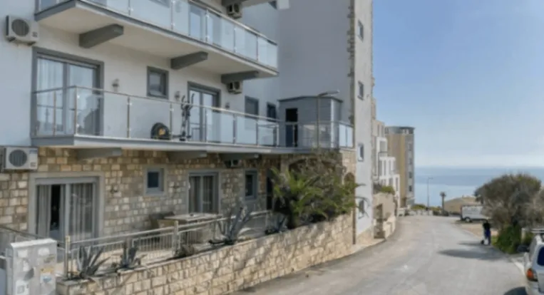 Sale, apartment, 220m², Bečići, Budva