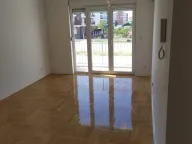 Izdavanje, dvosoban stan, 65m², Stari Aerodrom, Podgorica - image 6