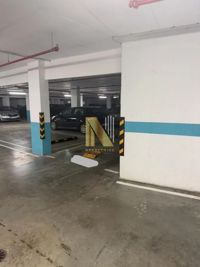 Sale, parking/garage, 11m², Bulevar Evrope, Novi Sad Sve Podlokacije