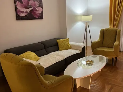 Izdavanje, jednosoban stan, 55m², City Kvart, Podgorica - image 3