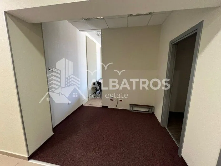 Rent, office space, 181m², Centar, Bar