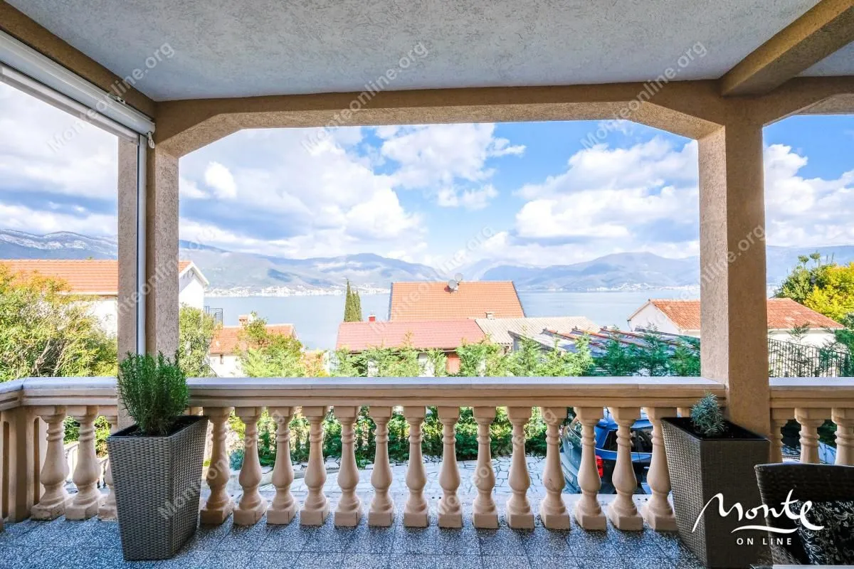 Prodaja, kuća, 210m², Krašići, Tivat