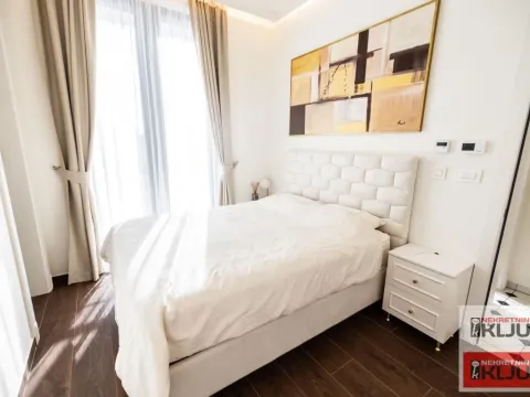 Izdavanje, četvorosoban stan, 135m², Tatarsko brdo, Petrovaradin - image 18
