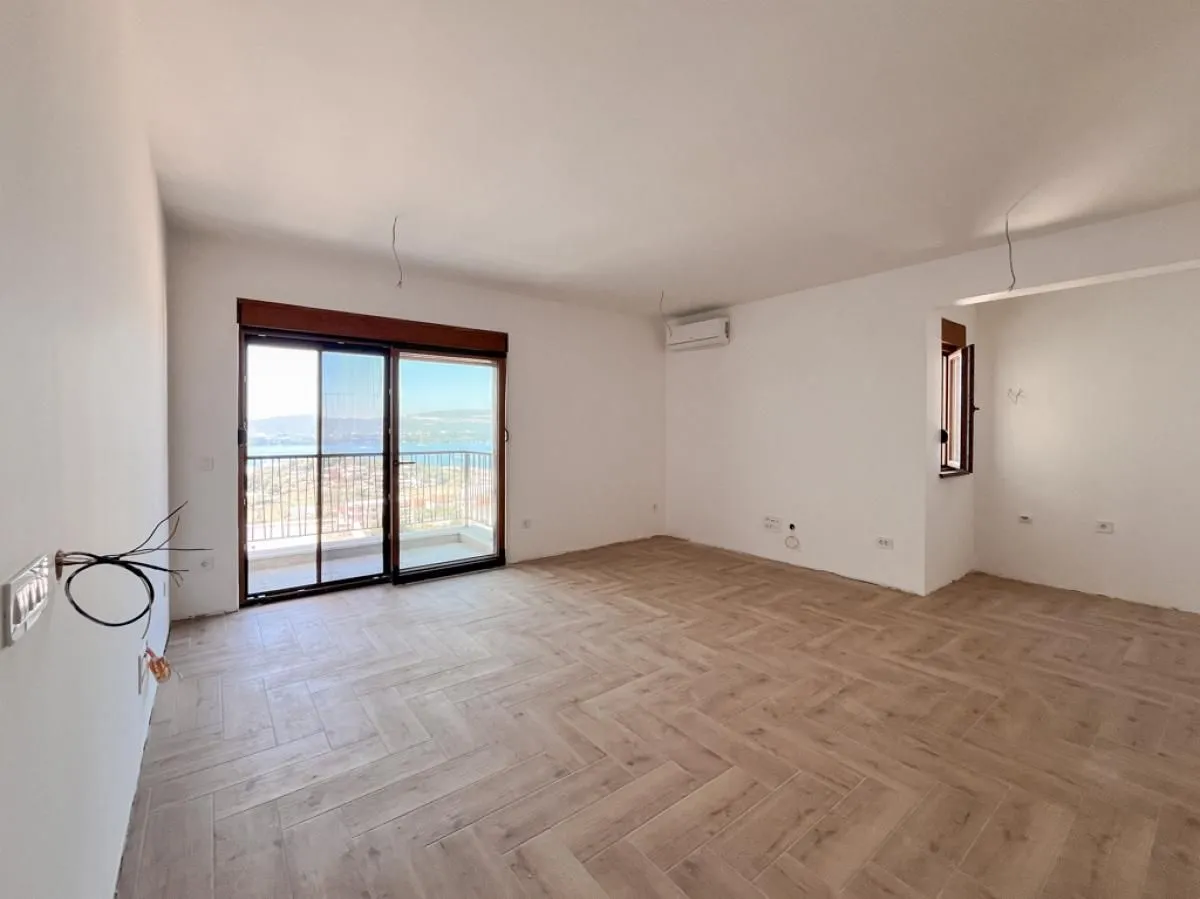 Prodaja, dvosoban stan, 72m², Tivat, Crna Gora