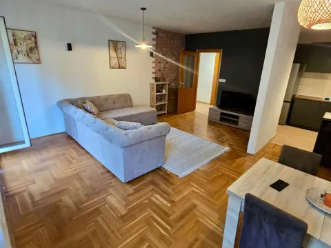 Rent, two bedroom apartment, 81m², Stari Aerodrom, Podgorica - image 5