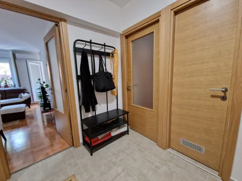 Rent, two bedroom apartment, 72m², Budva, Crna Gora - image 7