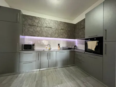 Prodaja, dvosoban stan, 90m², City Kvart, Podgorica - image 1