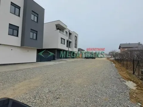 Rent, three bedroom apartment, 49m², Mišeluk, Petrovaradin - image 18