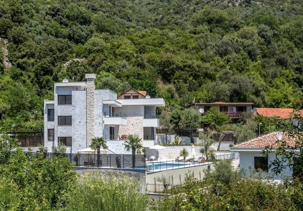 Prodaja, kuća, 490m², Đenovići, Herceg Novi