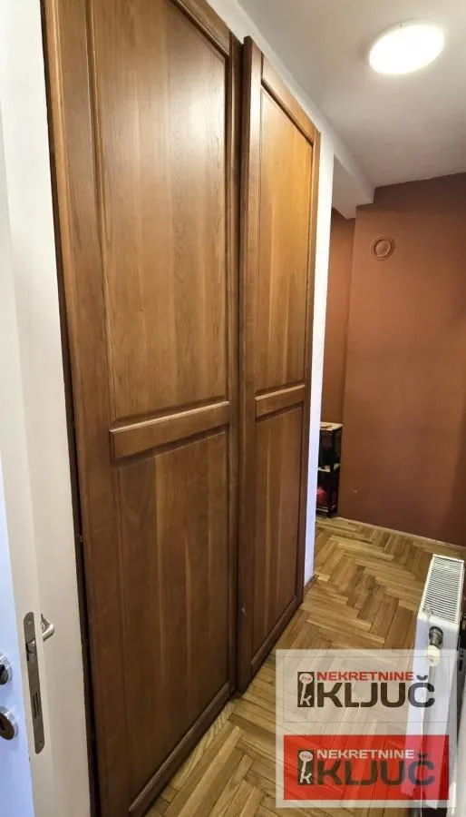 Izdavanje, dvosoban stan, 60m², Centar, Novi Sad