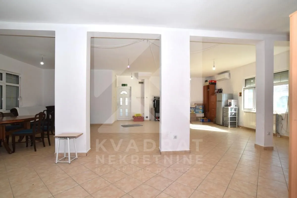 Rent, office space, 100m², Zlatica, Podgorica