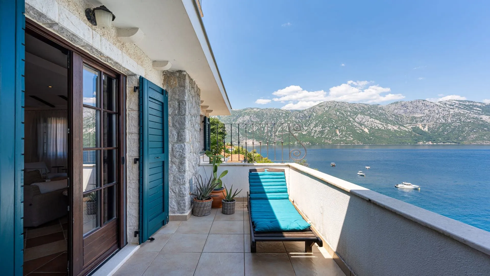 Prodaja, dvosoban stan, 101m², Kostanjica, Kotor