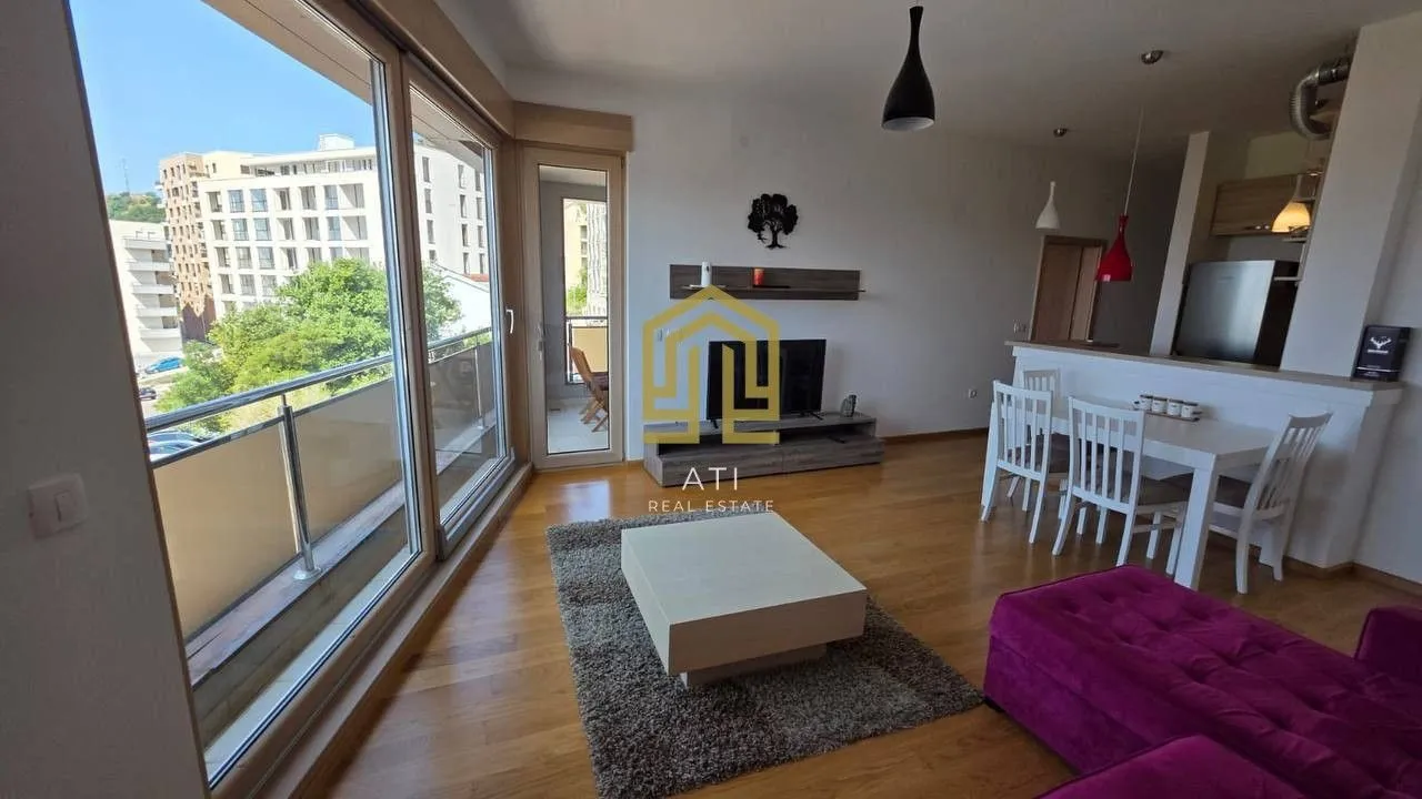 Izdavanje, dvosoban stan, 70m², Bečići, Budva