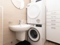 Izdavanje, dvosoban stan, 64m², City Kej, Podgorica - image 11