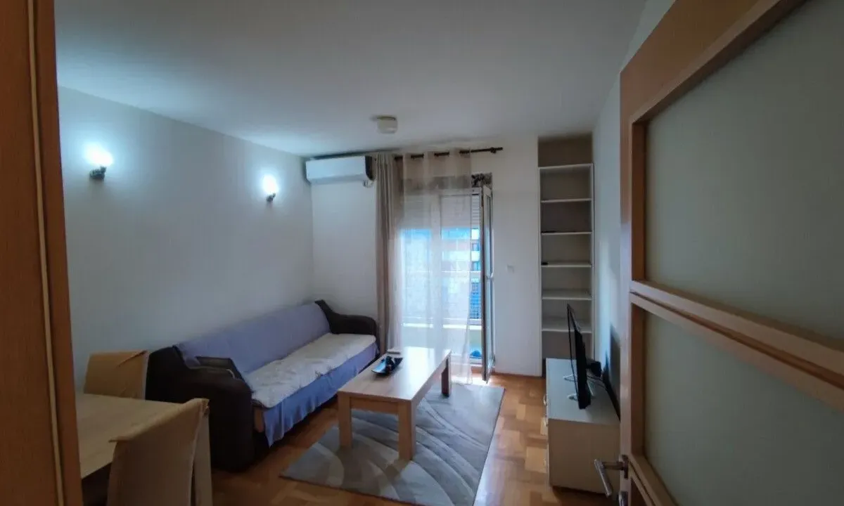 Rent, one bedroom apartment, 40m², Stari Aerodrom, Podgorica
