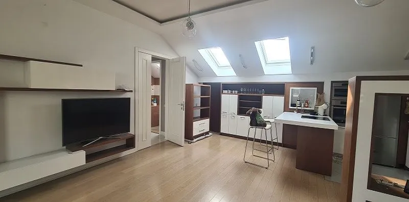 Izdavanje, trosoban stan, 100m², Vračar Hram, Vračar Sve Podlokacije