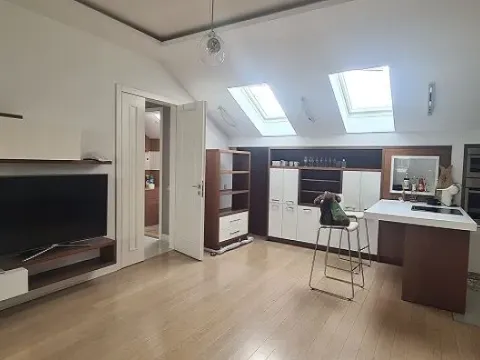 Izdavanje, trosoban stan, 100m², Vračar Hram, Vračar Sve Podlokacije - image 2