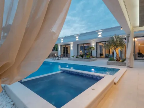 Prodaja, kuća, 190m², Prijevor, Budva - image 22