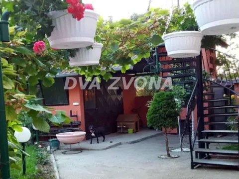 Sale, house, 350m², Sremska Kamenica, Petrovaradin - image 1