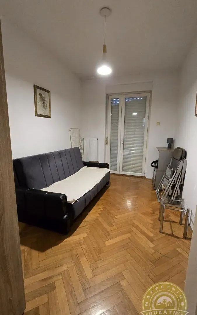 Izdavanje, jednosoban stan, 38m², Socijalno, Novi Sad Sve Podlokacije