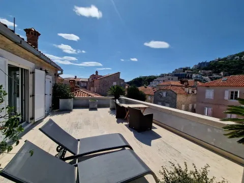 Sale, three bedroom apartment, 192m², Stari Grad, Budva - image 15