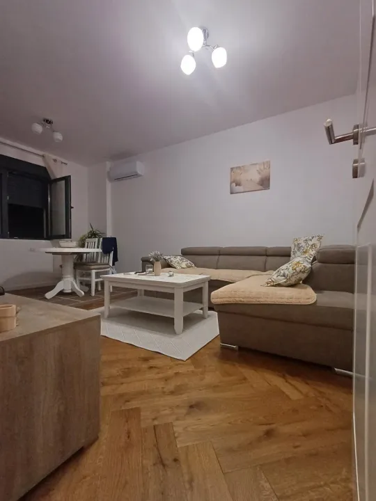 Rent, one bedroom apartment, 44m², Kava, Tivat