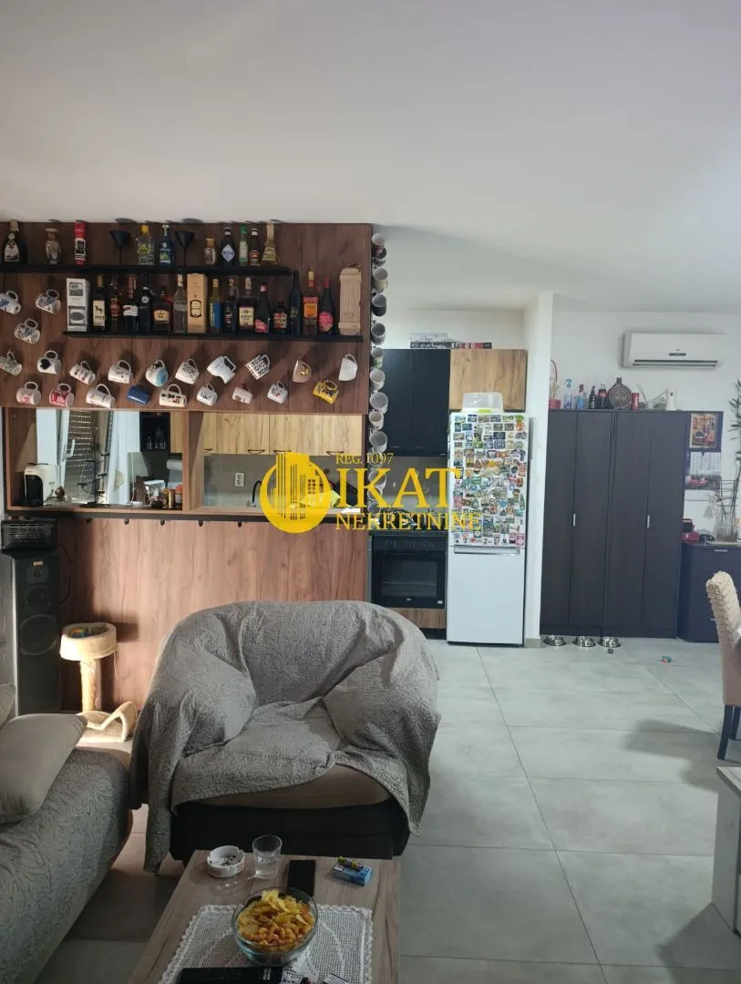 Prodaja, dvosoban stan, 72m², Stari Banovci, Stara Pazova