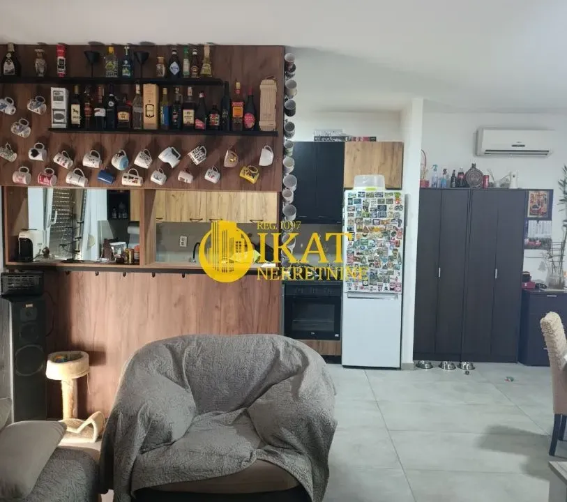 Prodaja, dvosoban stan, 72m², Stari Banovci, Stara Pazova