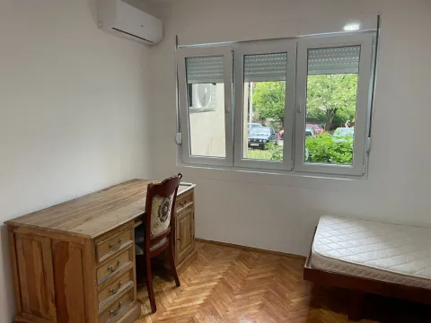 Rent, two bedroom apartment, 80m², Tivat, Crna Gora - image 4