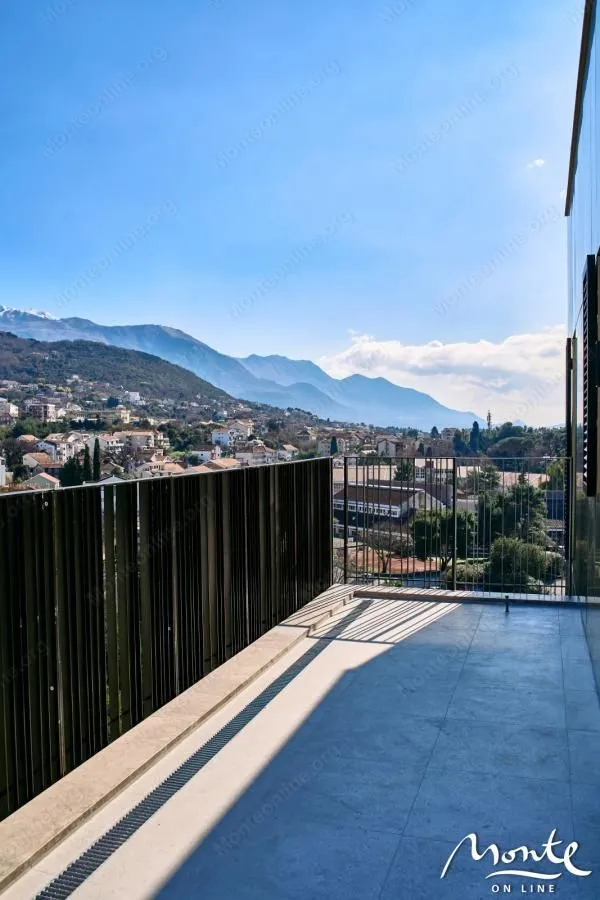 Prodaja, dvosoban stan, 102m², Tivat, Crna Gora