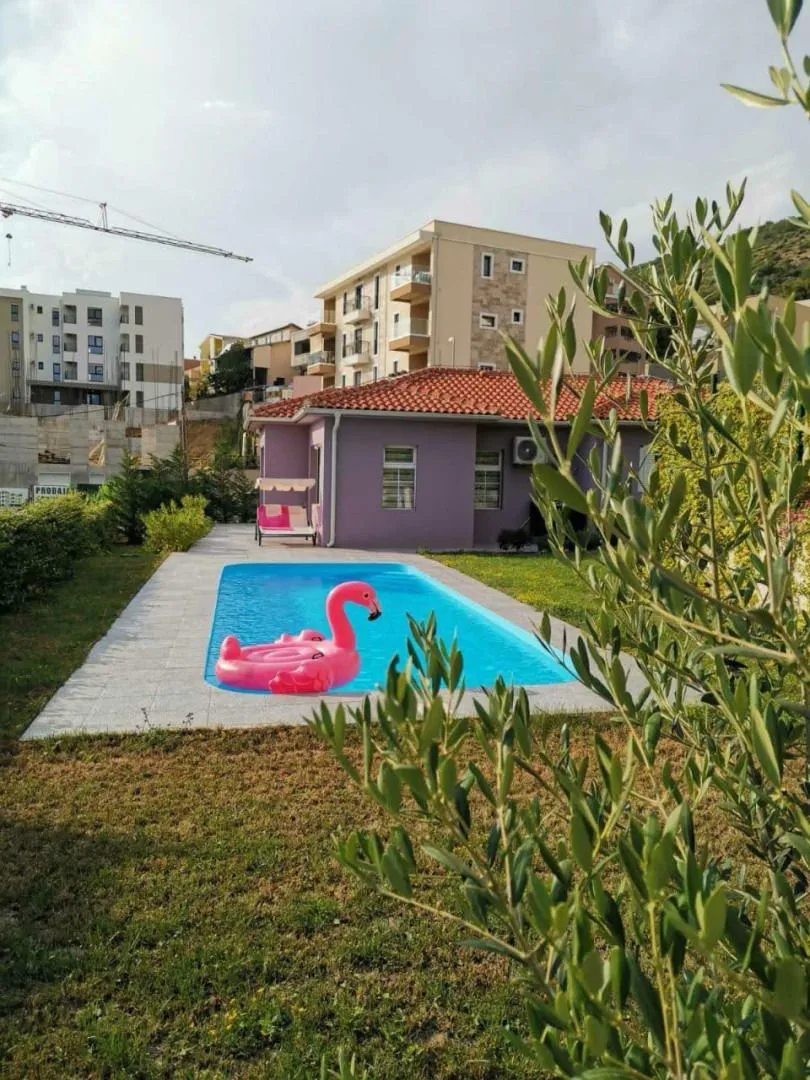 Izdavanje, kuća, 110m², Kava, Tivat