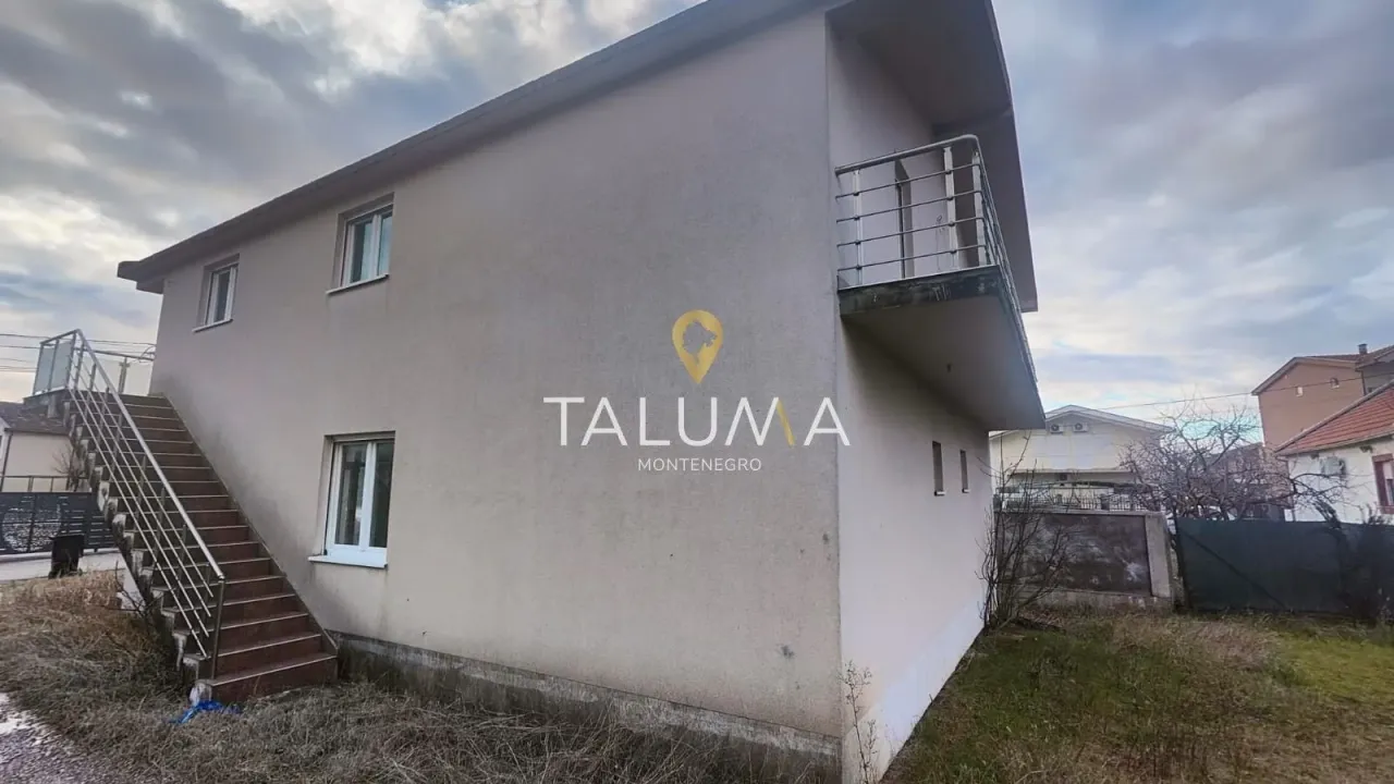 Prodaja, kuća, 200m², Karaburško Polje, Podgorica