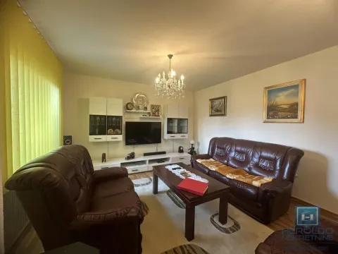 Prodaja, kuća, 300m², Ćuprija, Srbija - image 2