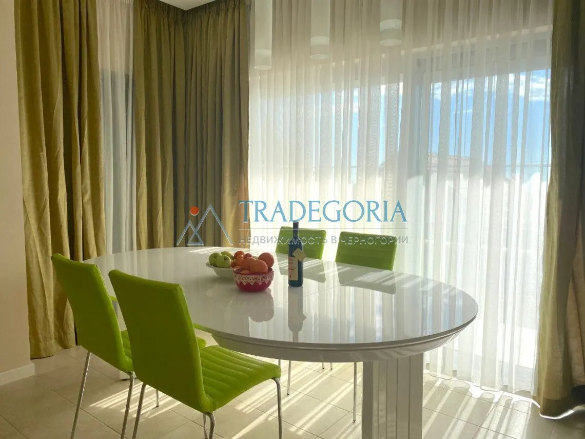 Prodaja, trosoban stan, 200m², Reževići, Budva
