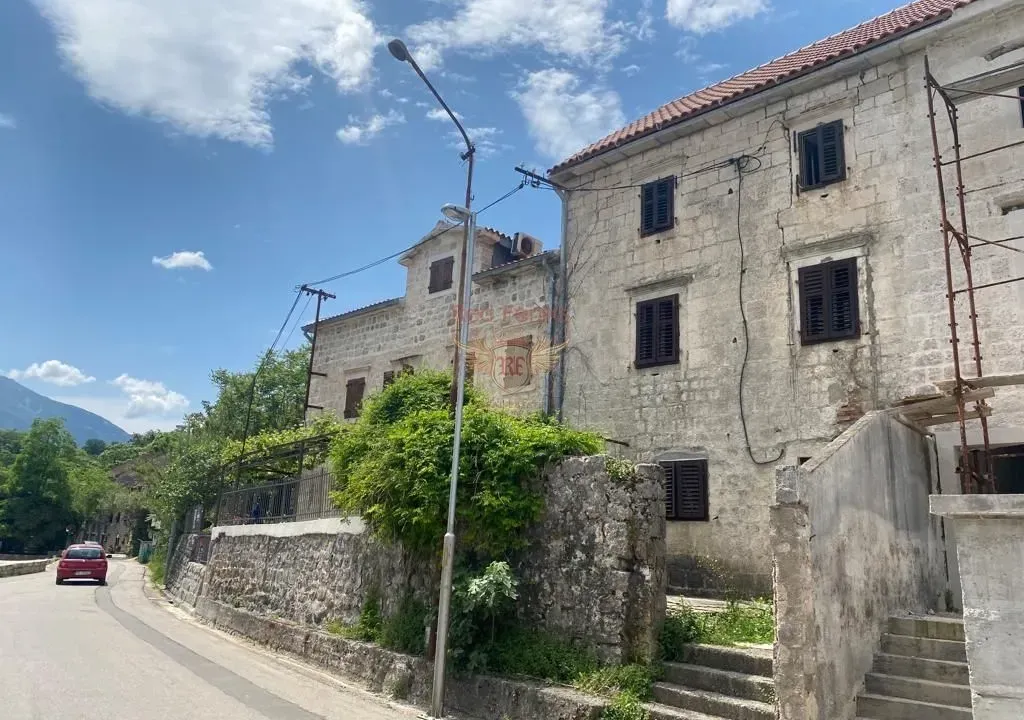 Sale, four bedroom apartment, 80m², Kotor, Crna Gora