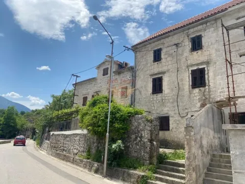 Sale, four bedroom apartment, 80m², Kotor, Crna Gora