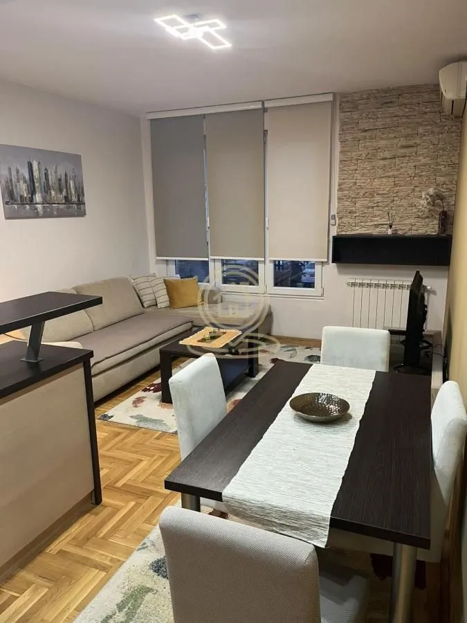 Izdavanje, trosoban stan, 52m², Mirijevo Sve Podlokacije, Beograd