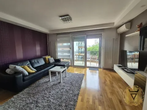 Rent, two bedroom apartment, 70m², Južni Bulevar, Vračar Sve Podlokacije
