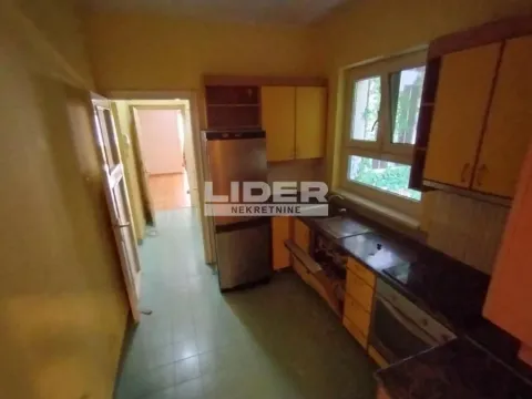 Izdavanje, trosoban stan, 90m², Vračar Sve Podlokacije, Beograd - image 4