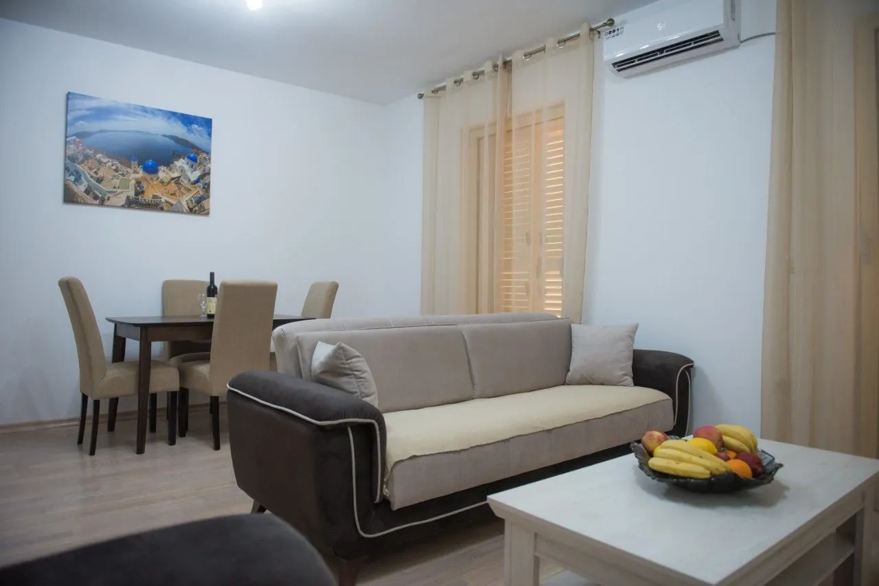 Prodaja, dvosoban stan, 65m², Tivat, Crna Gora
