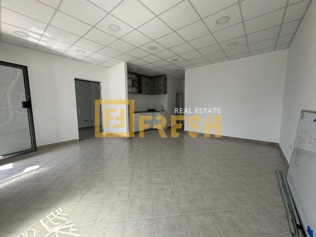 Rent, office space, 90m², Stari Aerodrom, Podgorica