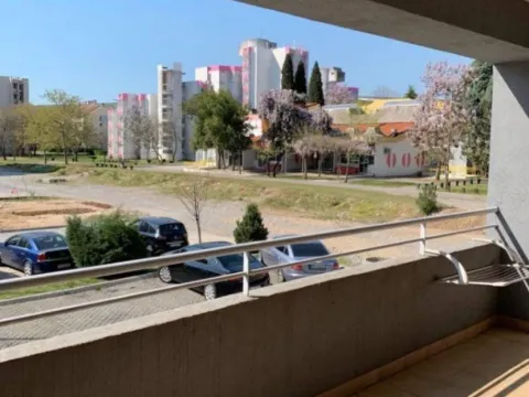 Izdavanje, jednosoban stan, 68m², City Kvart, Podgorica - image 2