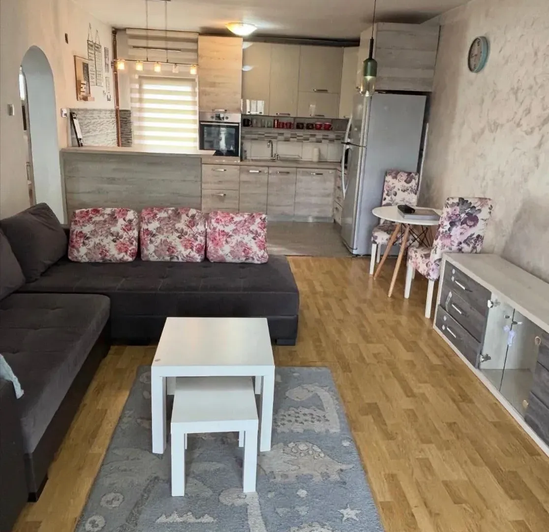 Sale, house, 150m², Stari Aerodrom, Podgorica