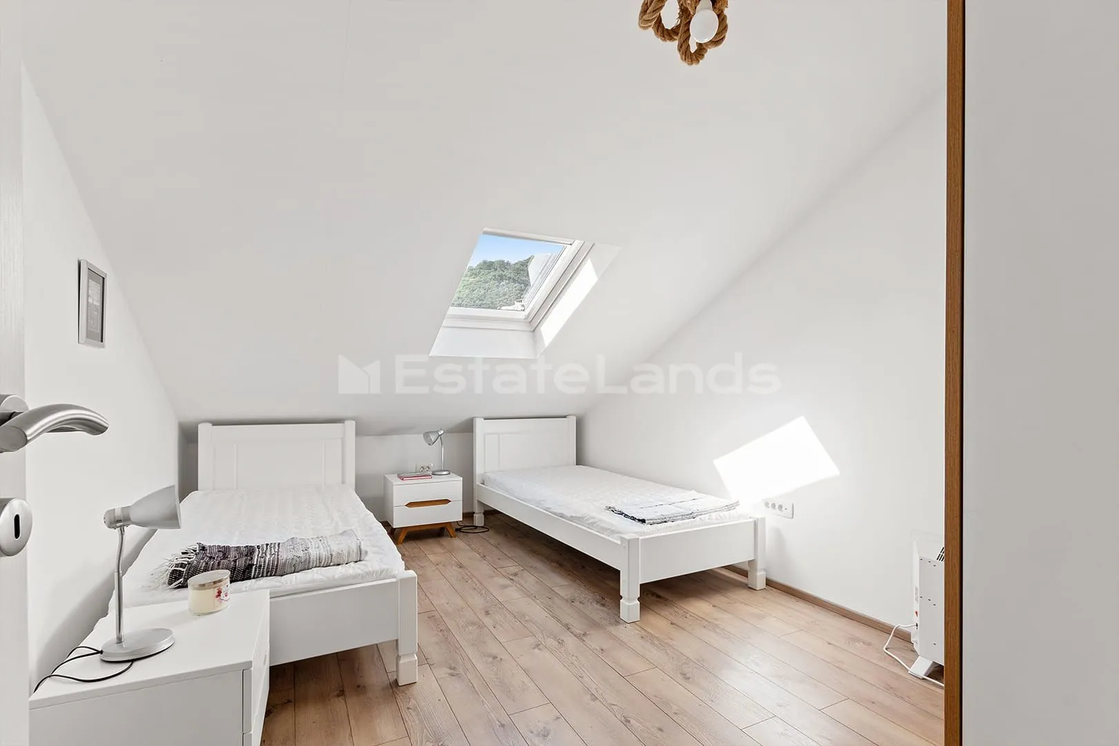 Izdavanje, dvosoban stan, 85m², Seljanovo, Tivat