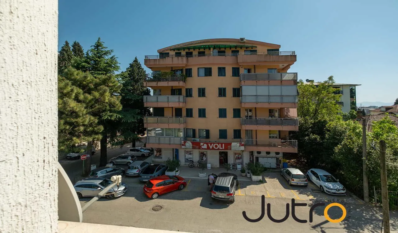 Izdavanje, trosoban stan, 115m², Gorica C, Podgorica