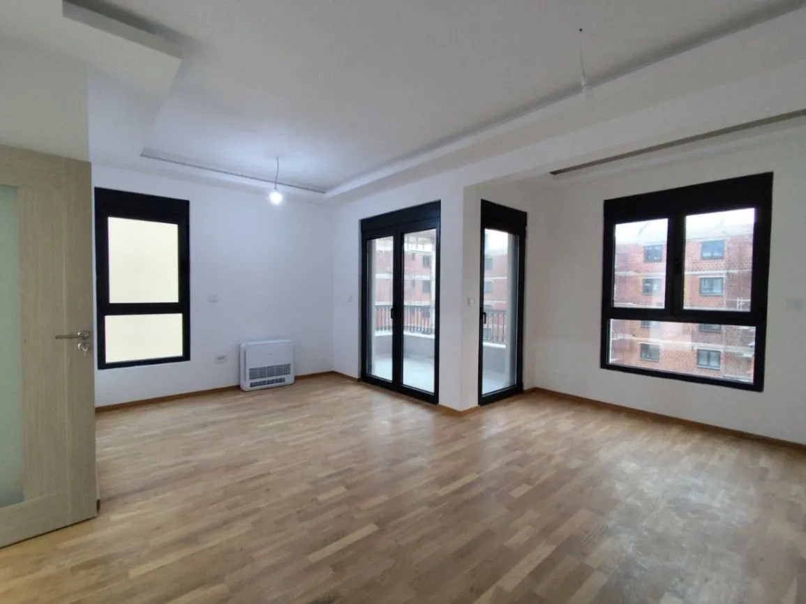 Prodaja, dvosoban stan, 69m², Šušanj, Bar